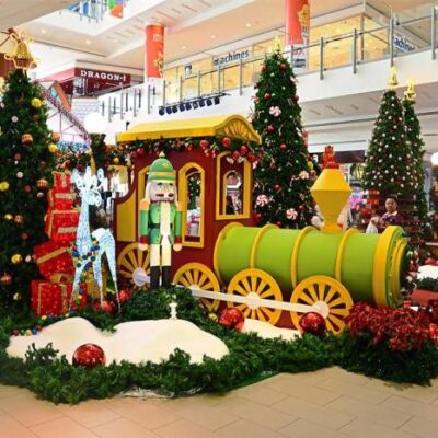 When do malls start decorating for Christmas?