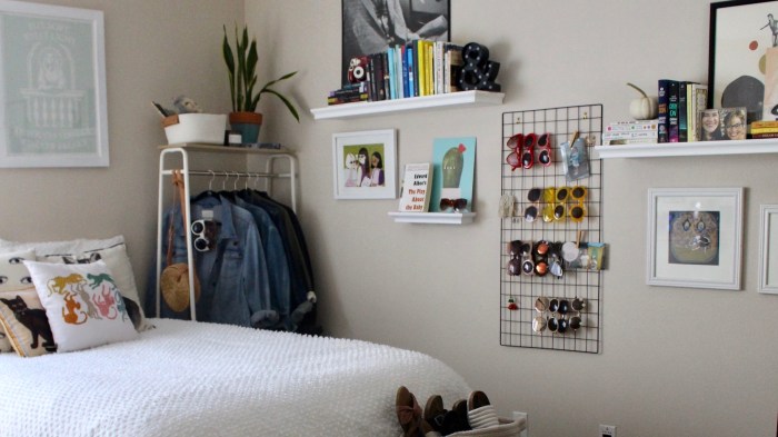 How to Decorate a Little Room Simple Tips for Maximizing Space